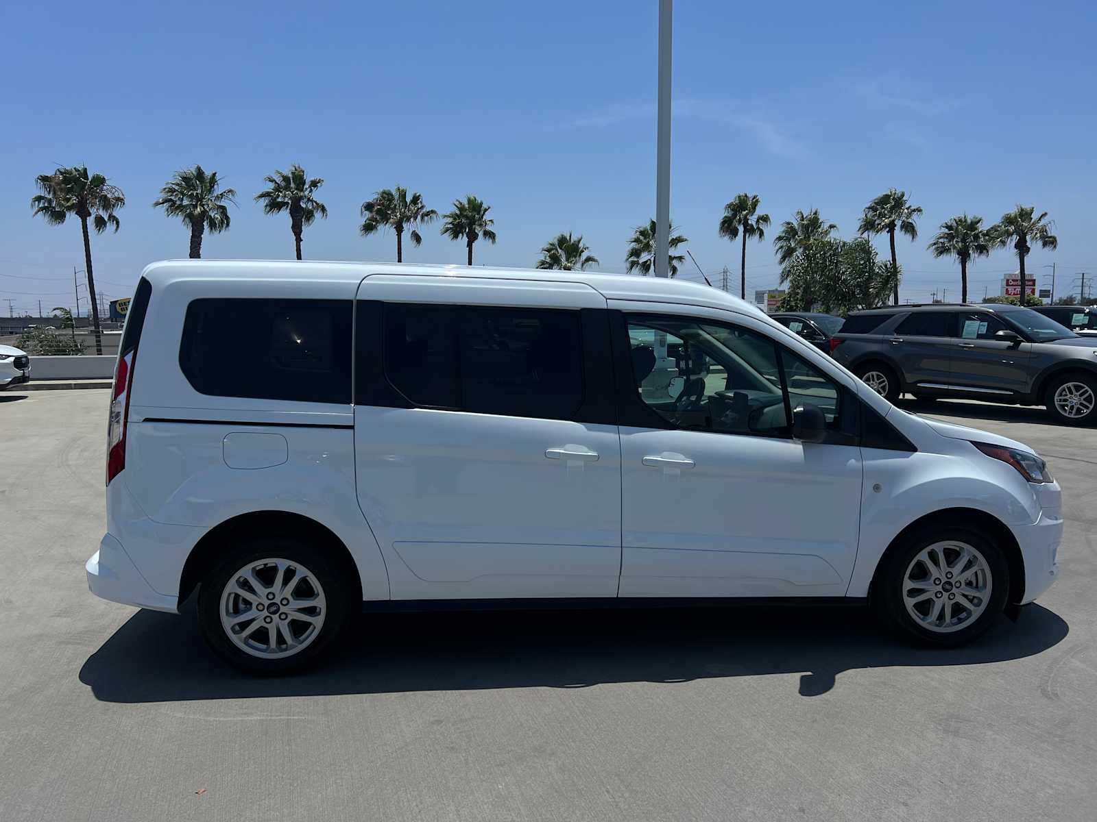 2023 Ford Transit Connect XLT