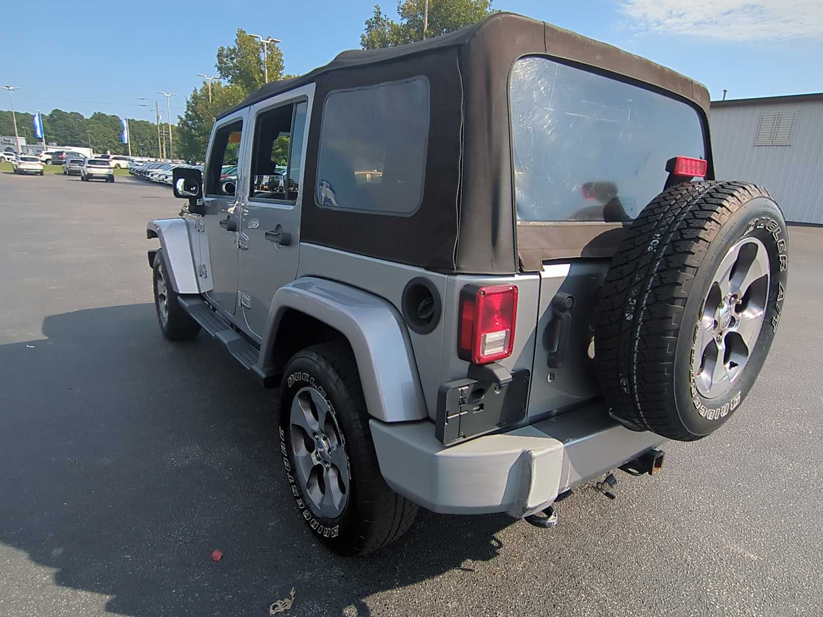 2016 Jeep Wrangler Unlimited Sahara 6