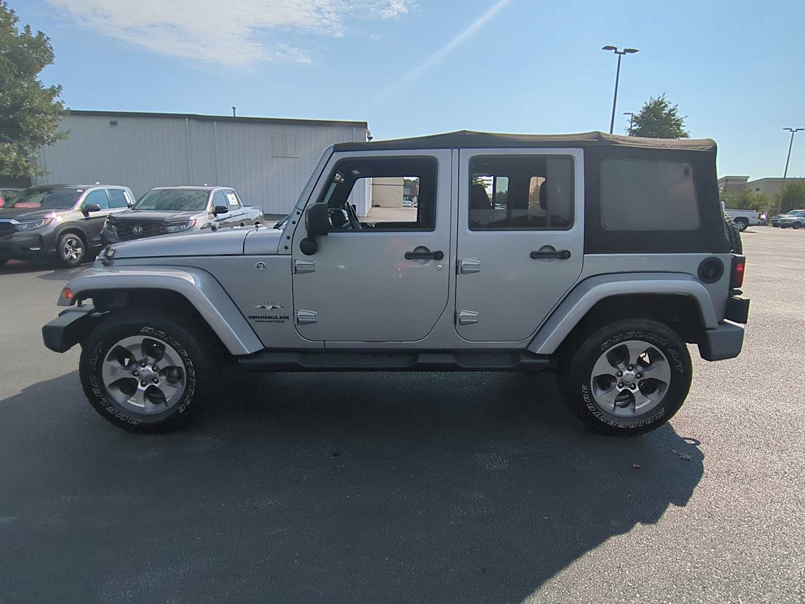 2016 Jeep Wrangler Unlimited Sahara 5