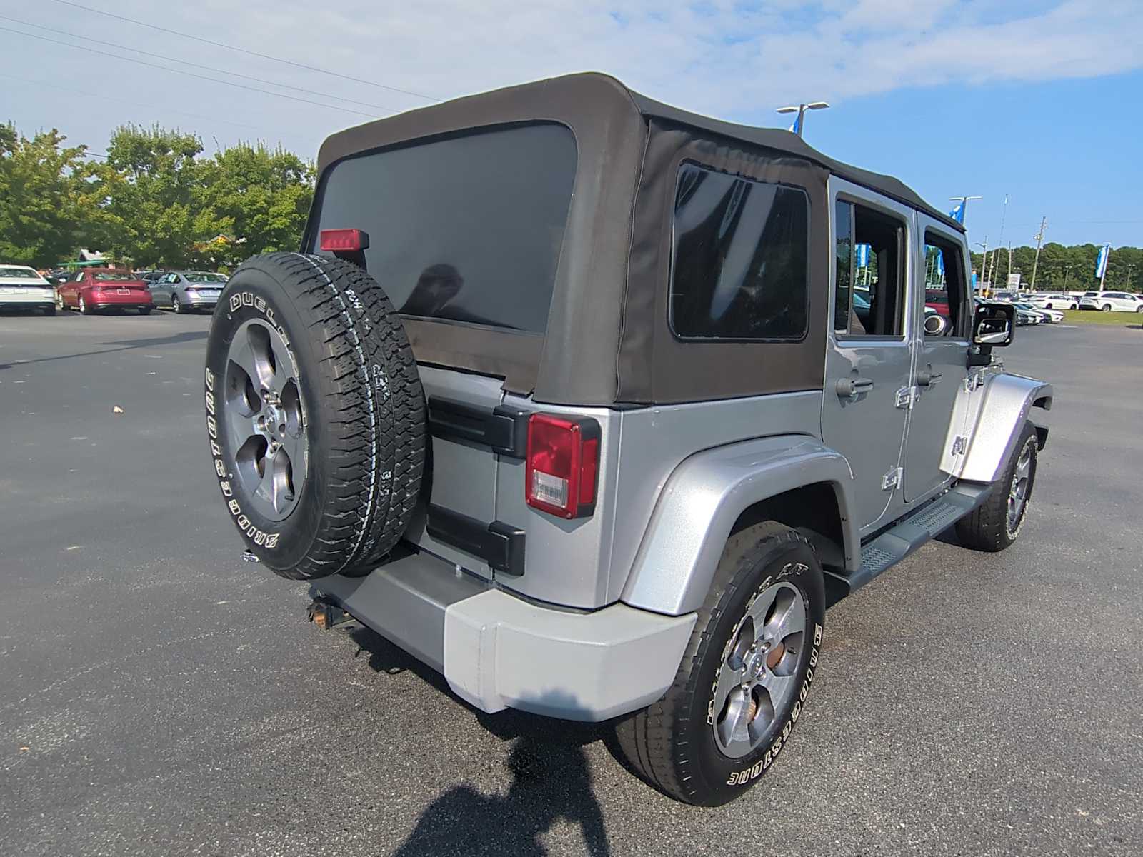 2016 Jeep Wrangler Unlimited Sahara 8