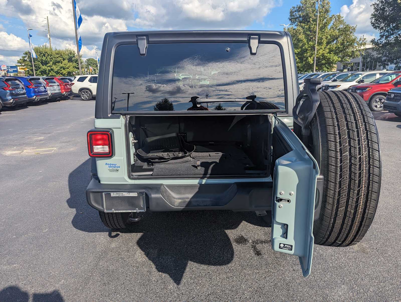 2023 Jeep Wrangler Sport S 30