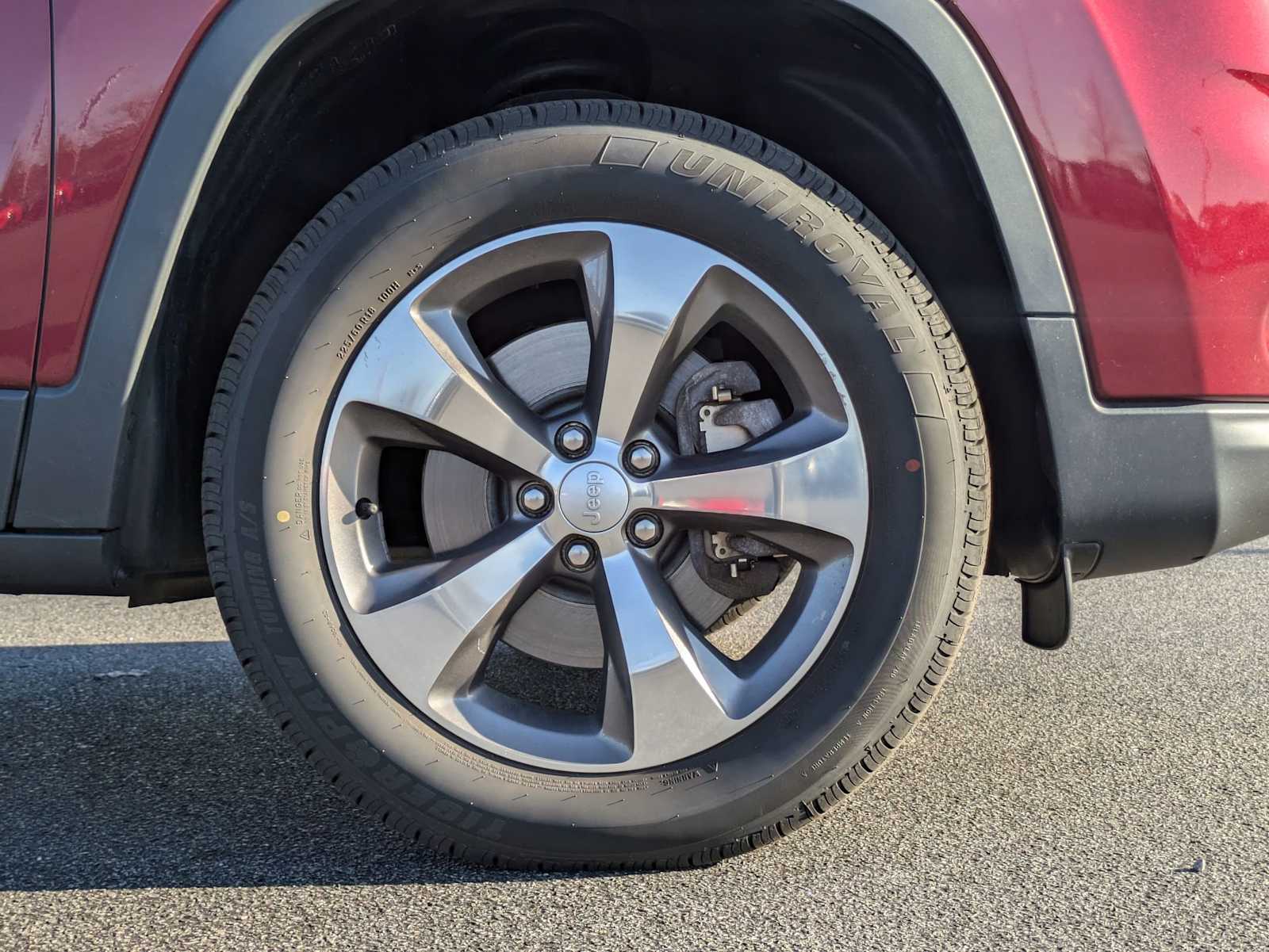 2019 Jeep Cherokee Limited 10