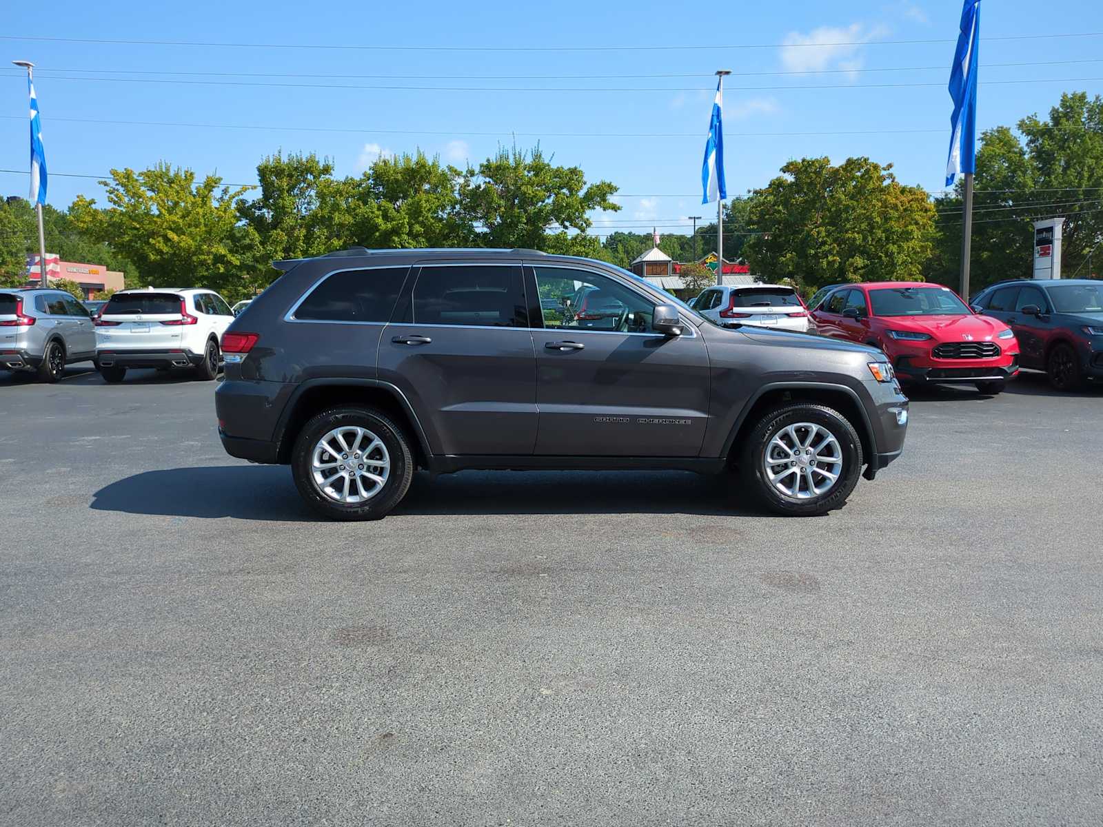 2021 Jeep Grand Cherokee Laredo X 10