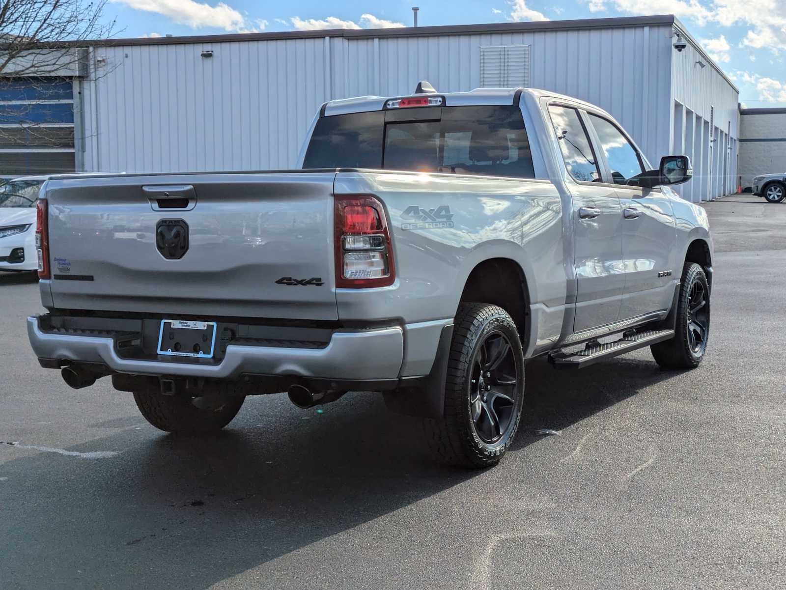 2020 Ram 1500 Big Horn 4x4 Quad Cab 64 Box 8