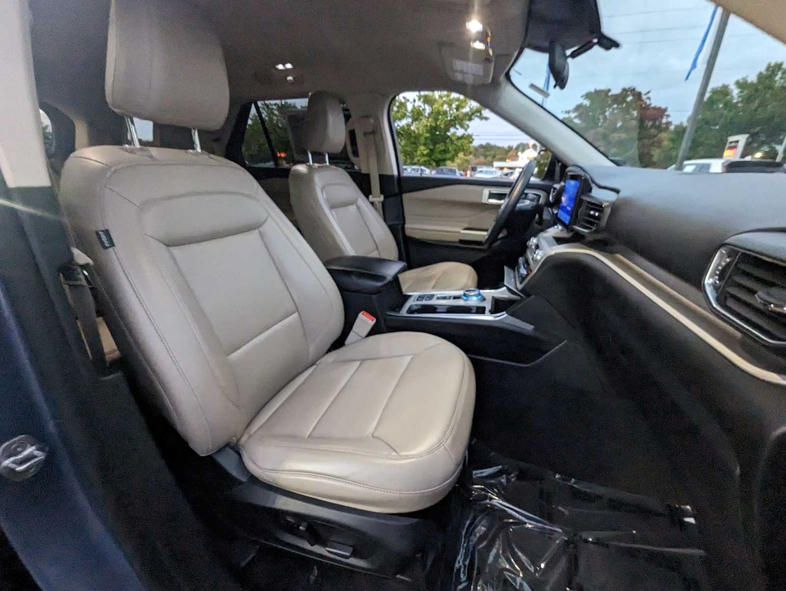 2021 Ford Explorer XLT 32