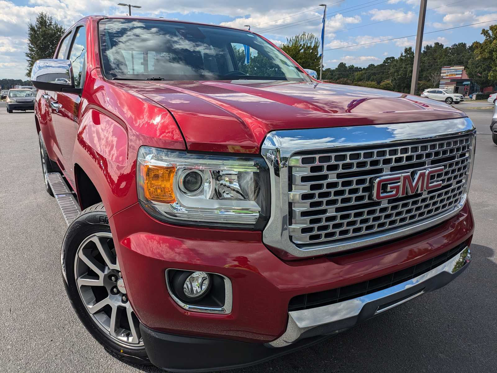 2018 GMC Canyon 4WD Denali Crew Cab 128.3 2