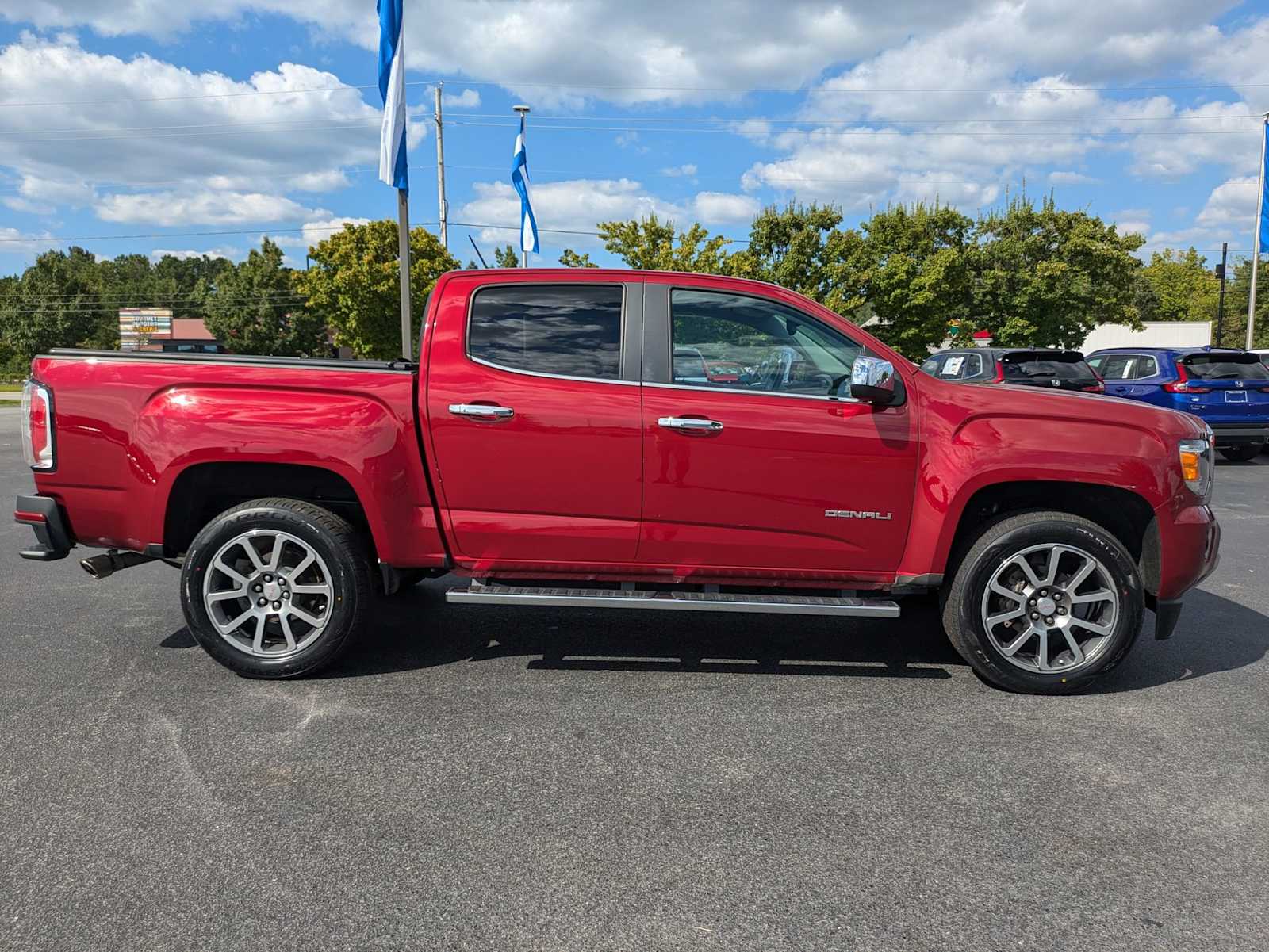 2018 GMC Canyon 4WD Denali Crew Cab 128.3 10