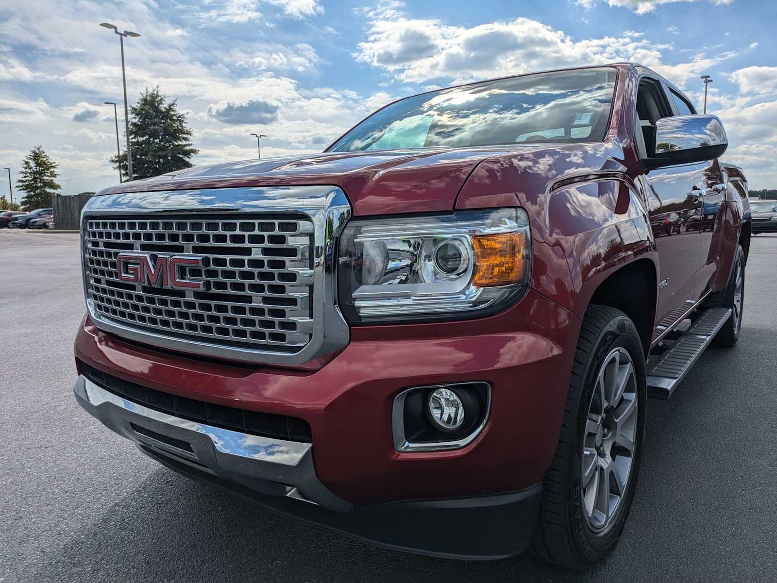 2018 GMC Canyon 4WD Denali Crew Cab 128.3 5