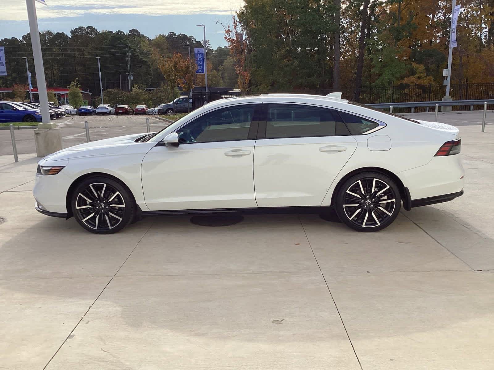 2025 Honda Accord Hybrid Touring 4