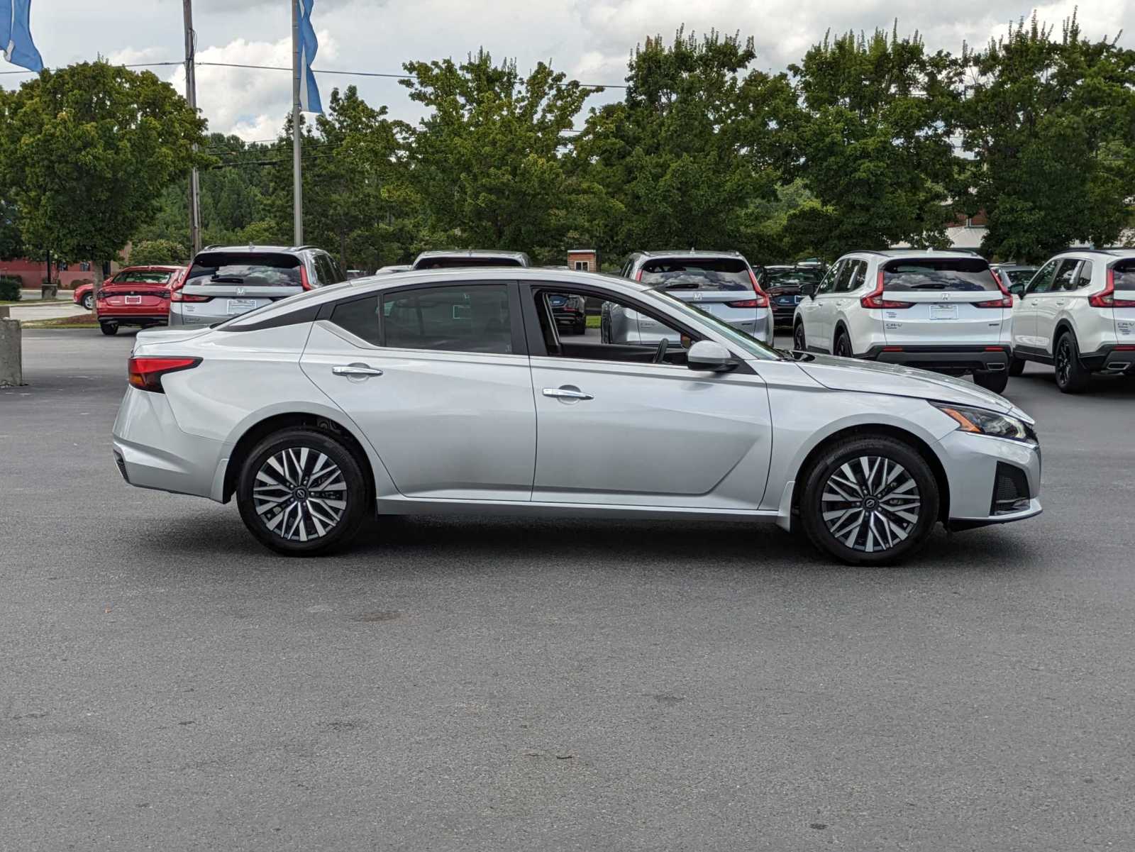 2023 Nissan Altima 2.5 SV 10