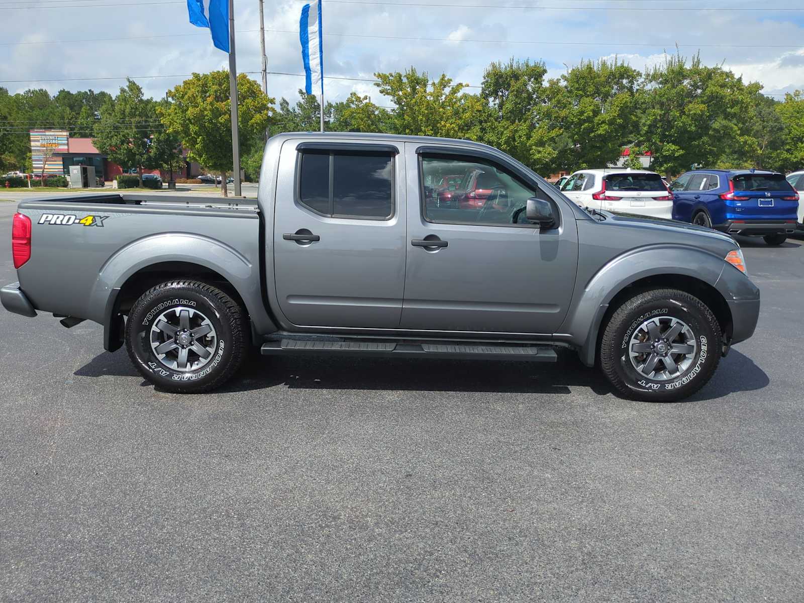 2019 Nissan Frontier S Crew Cab 4x4 Auto 10