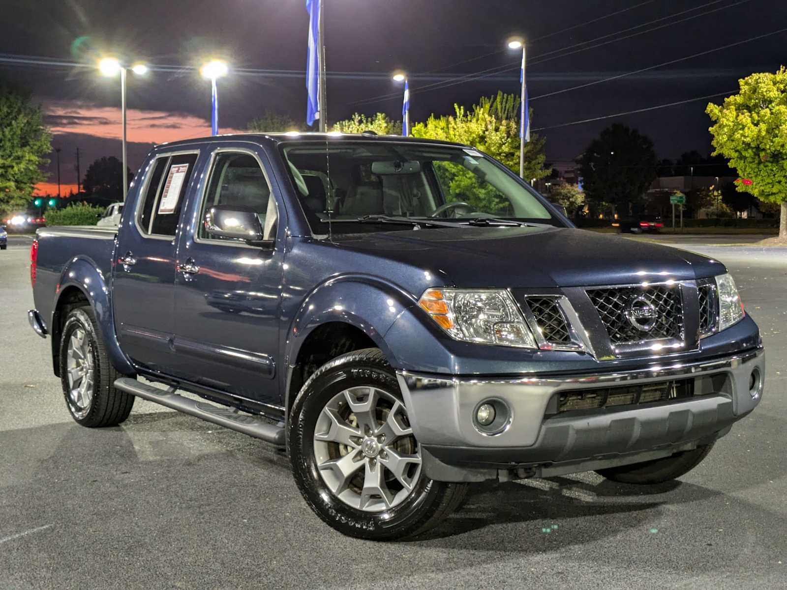 2019 Nissan Frontier SL Crew Cab 4x4 Auto 2