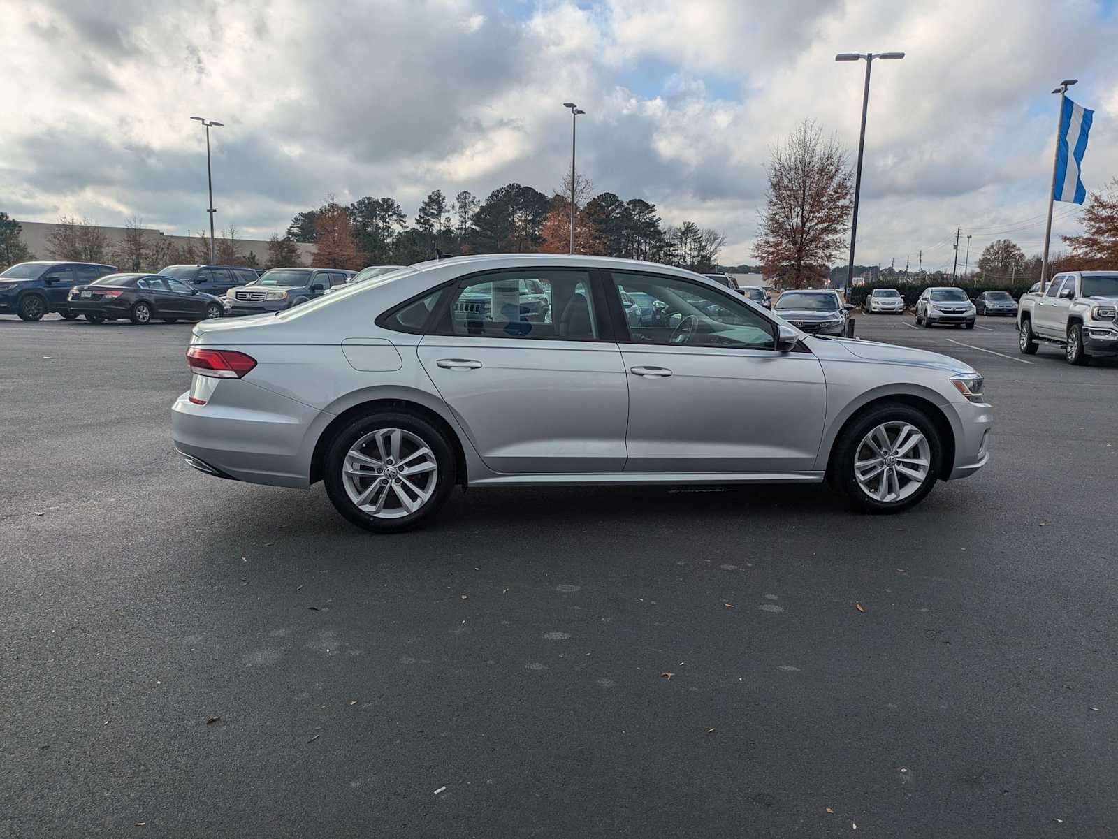 2021 Volkswagen Passat 2.0T S 11