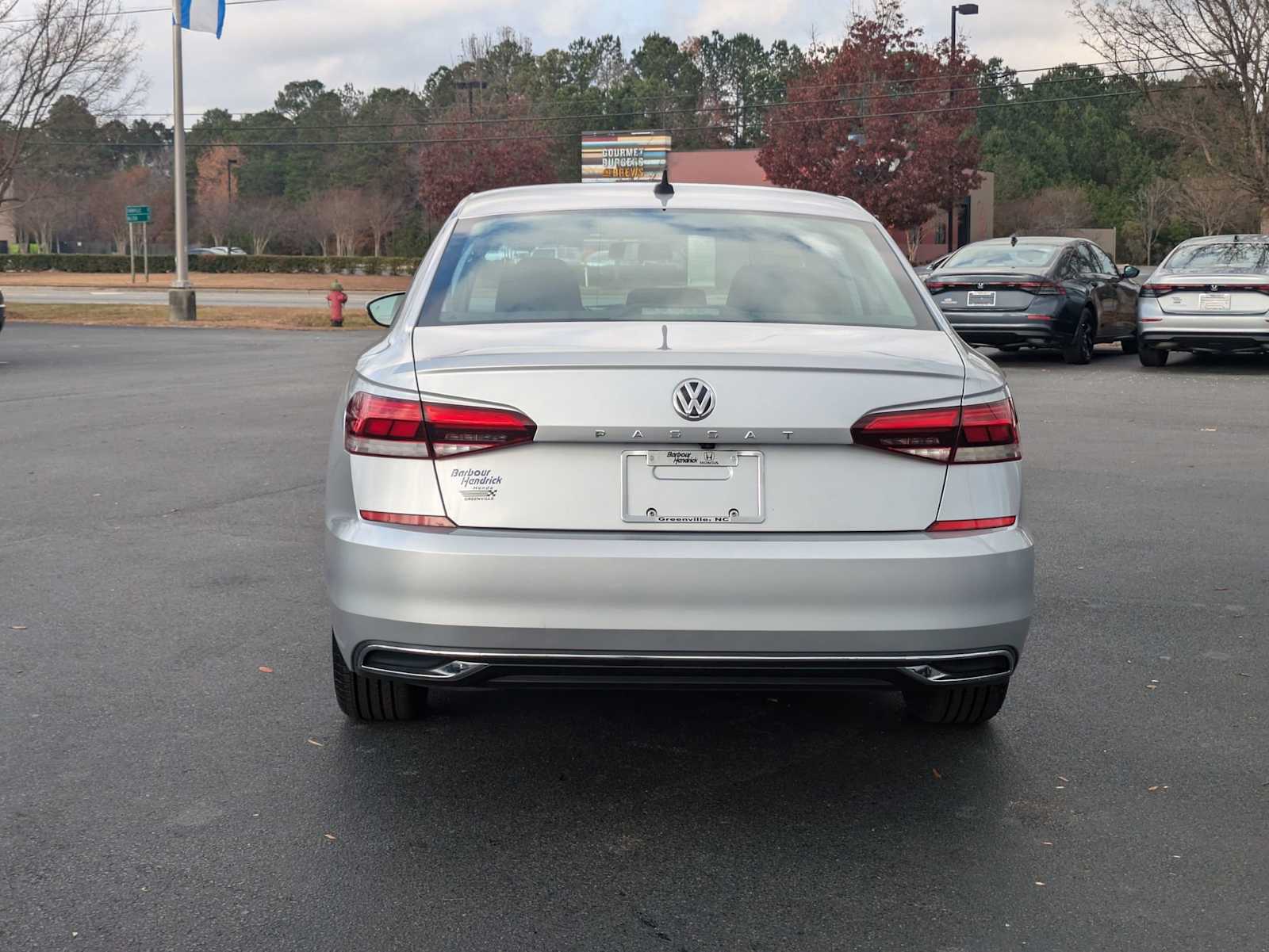 2021 Volkswagen Passat 2.0T S 9