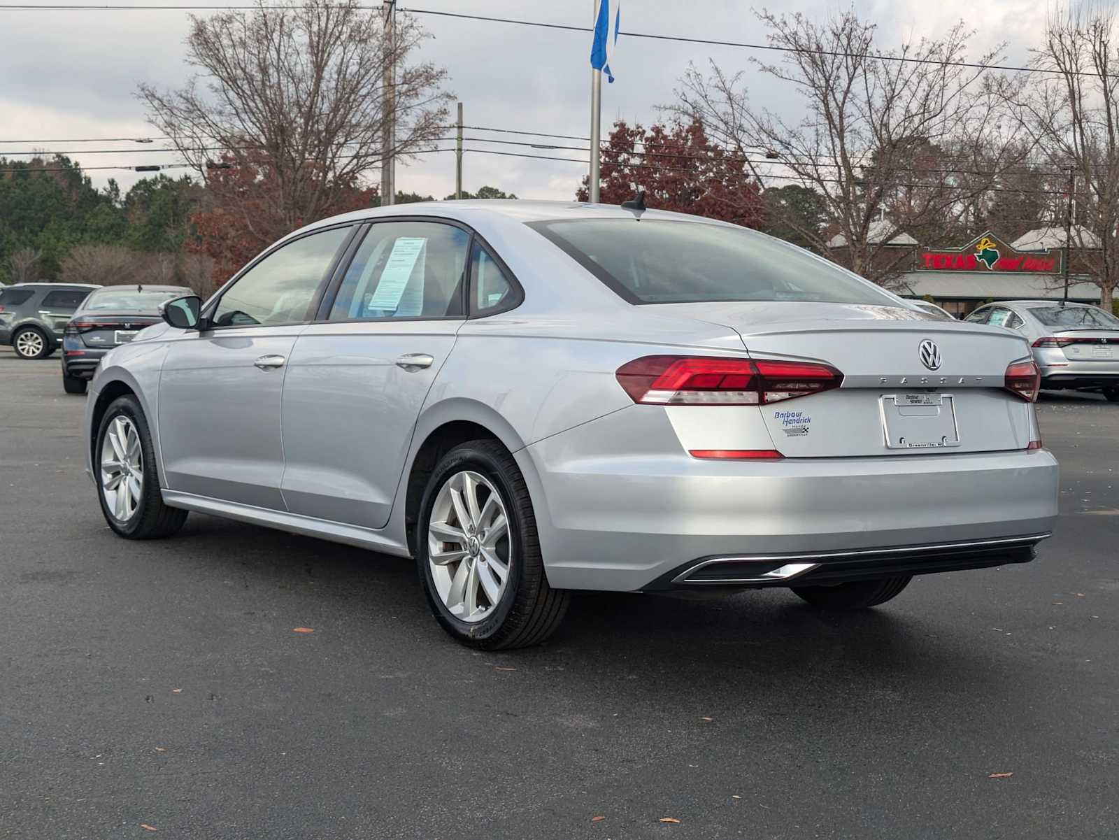 2021 Volkswagen Passat 2.0T S 8