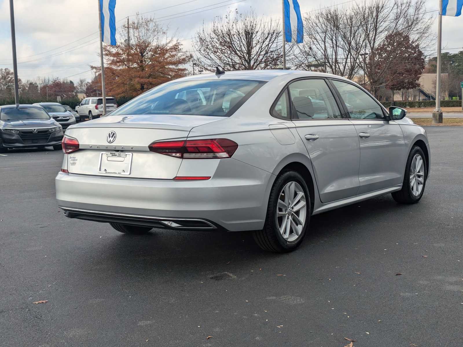 2021 Volkswagen Passat 2.0T S 10