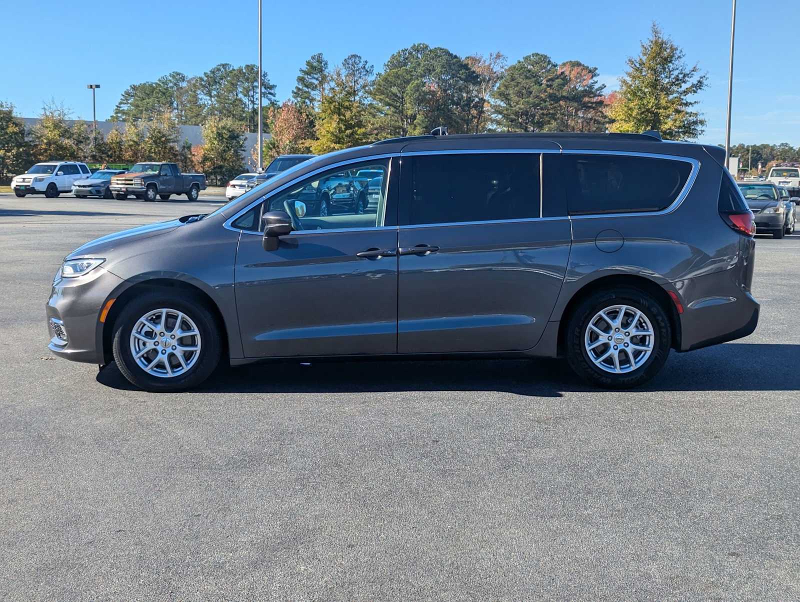 2022 Chrysler Pacifica Touring L 6