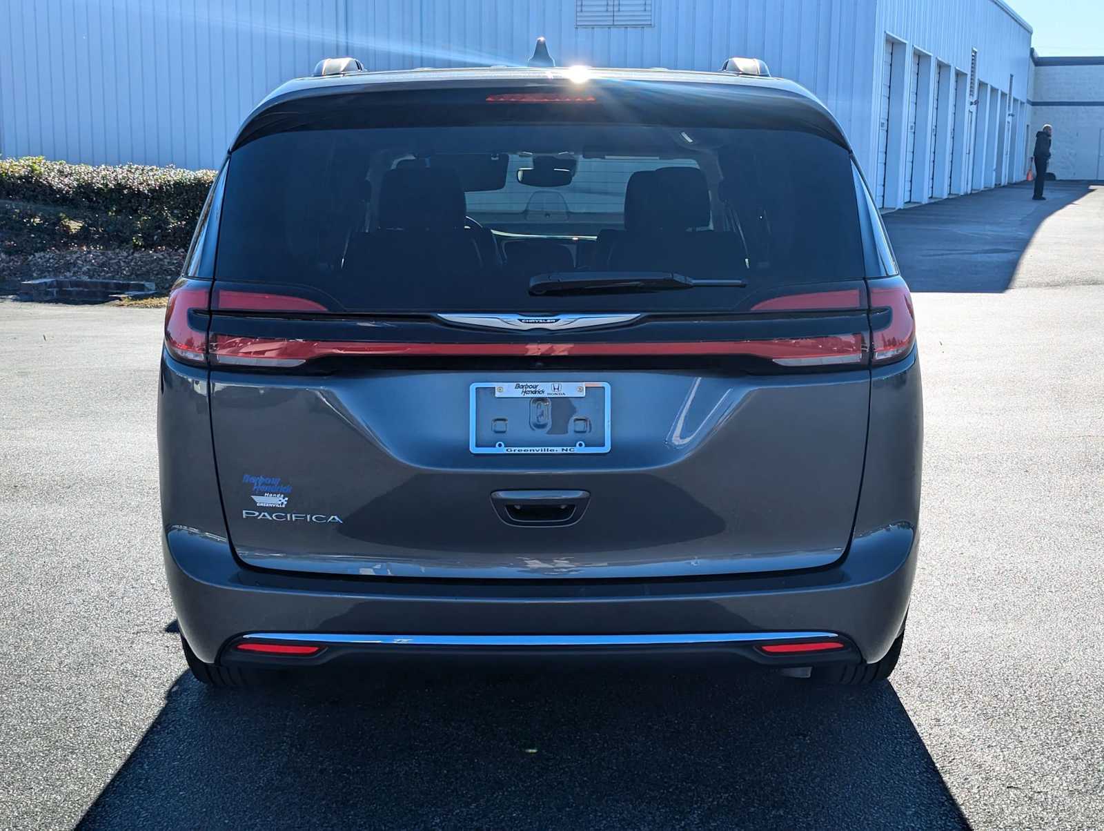 2022 Chrysler Pacifica Touring L 8