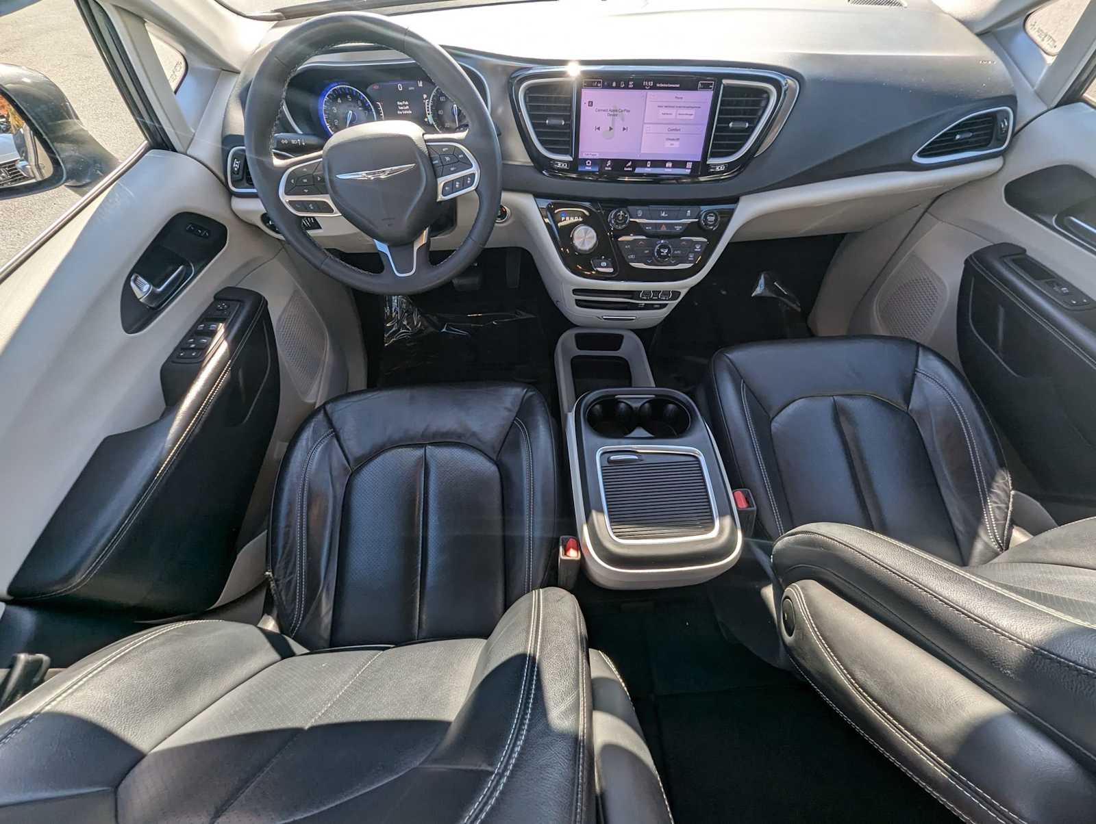 2022 Chrysler Pacifica Touring L 27