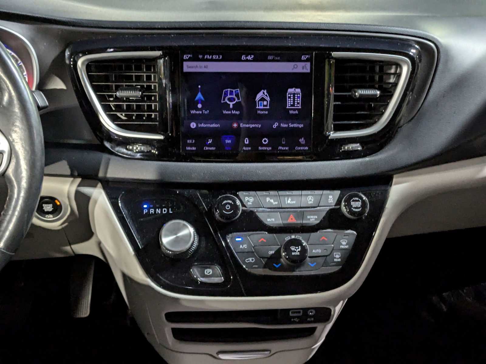 2020 Chrysler Pacifica Touring L 28