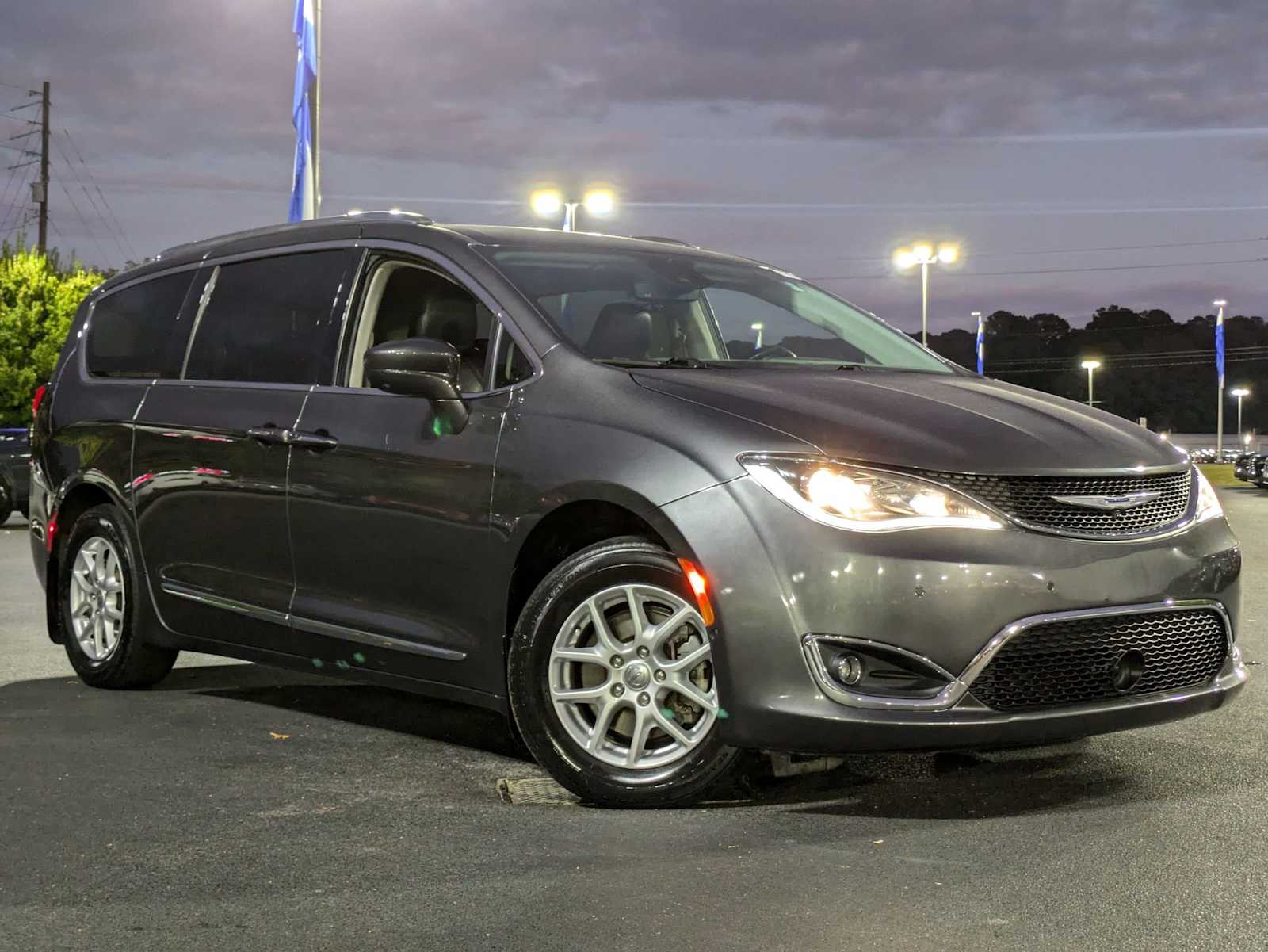 2020 Chrysler Pacifica Touring L 2