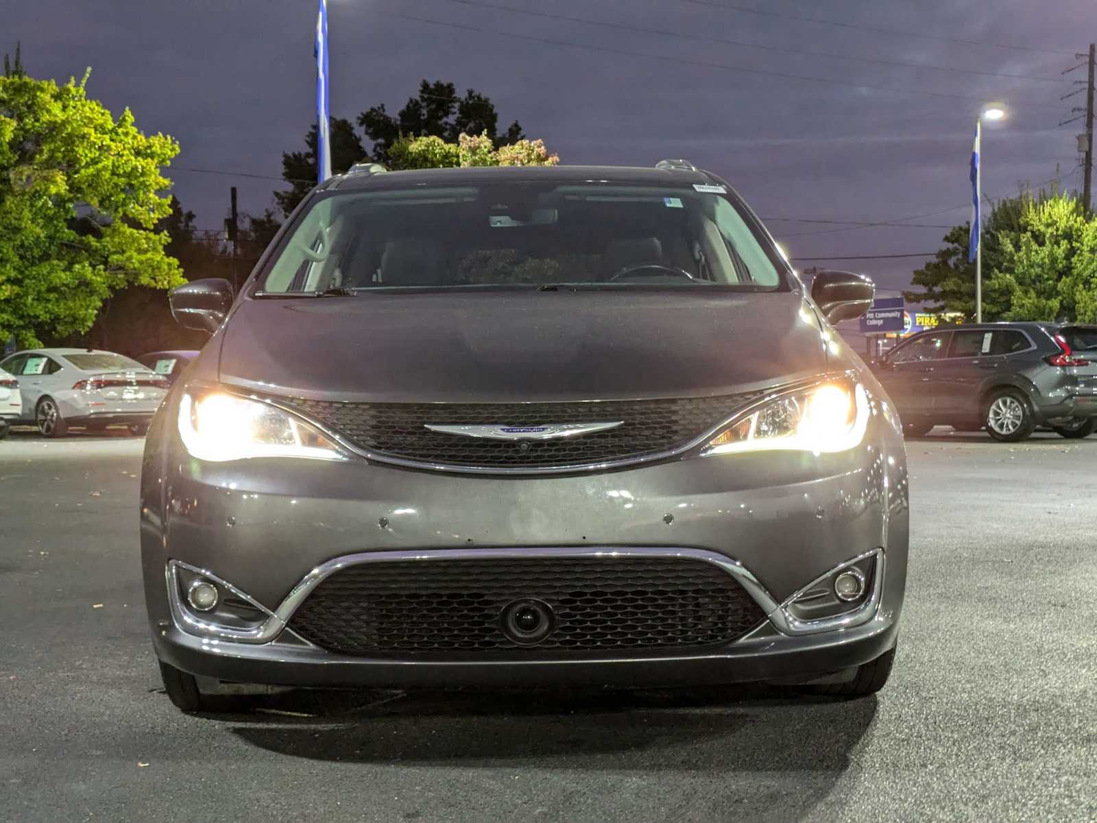 2020 Chrysler Pacifica Touring L 3