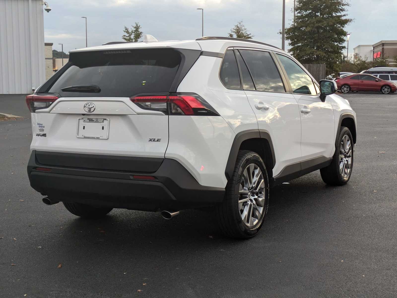 2020 Toyota RAV4 XLE Premium 8