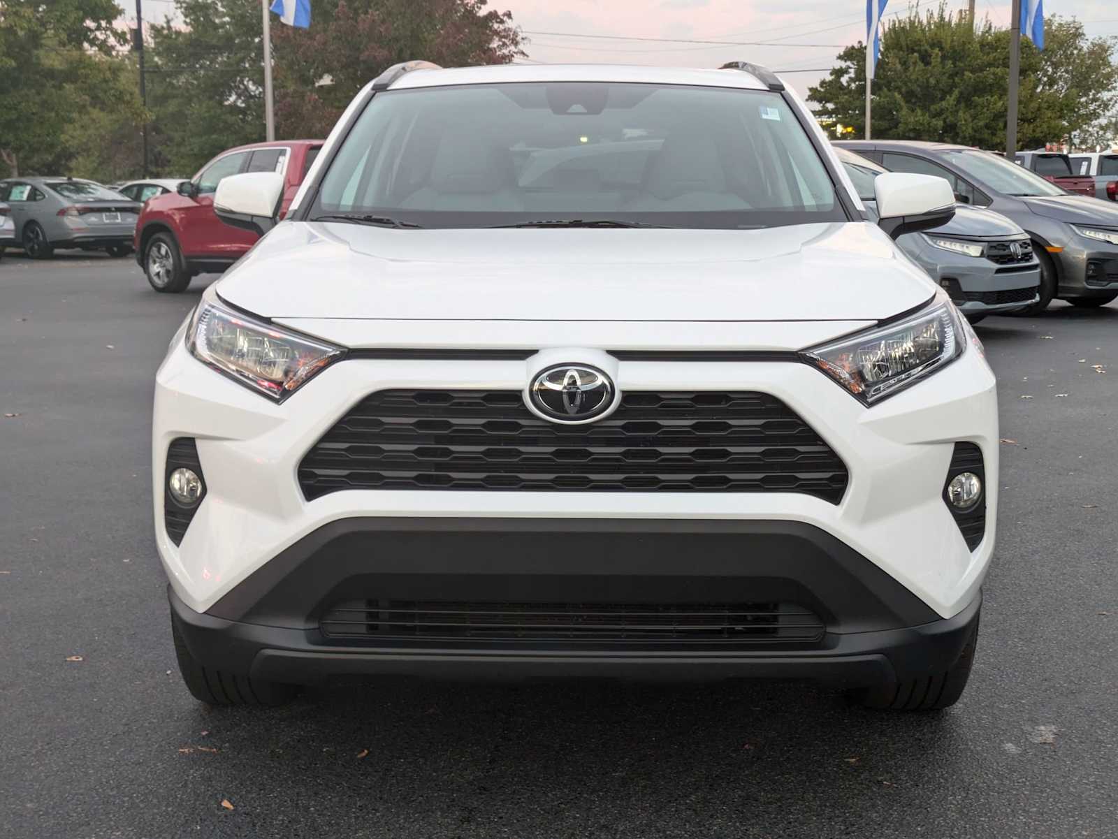 2020 Toyota RAV4 XLE Premium 3