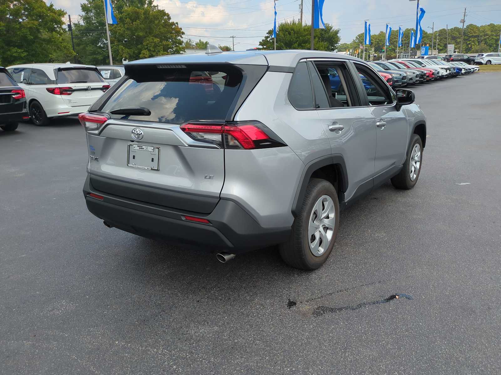 2023 Toyota RAV4 LE 9