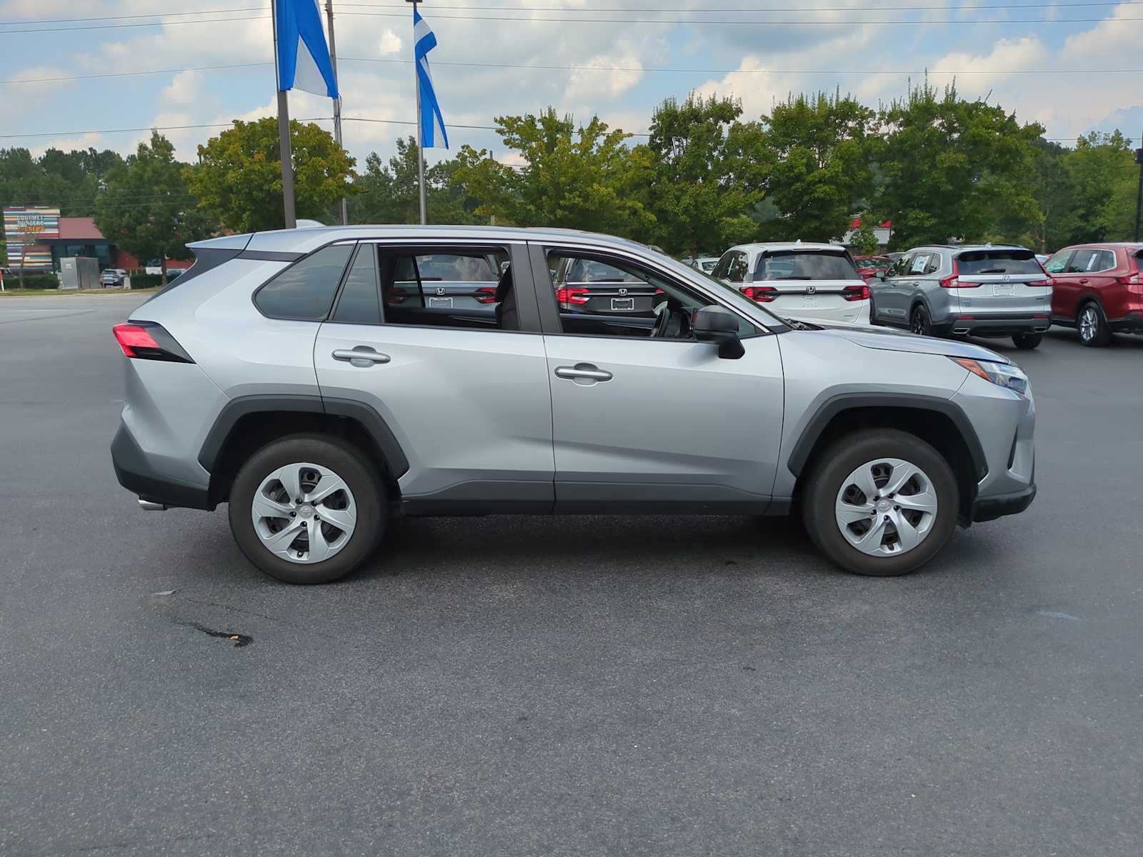 2023 Toyota RAV4 LE 10