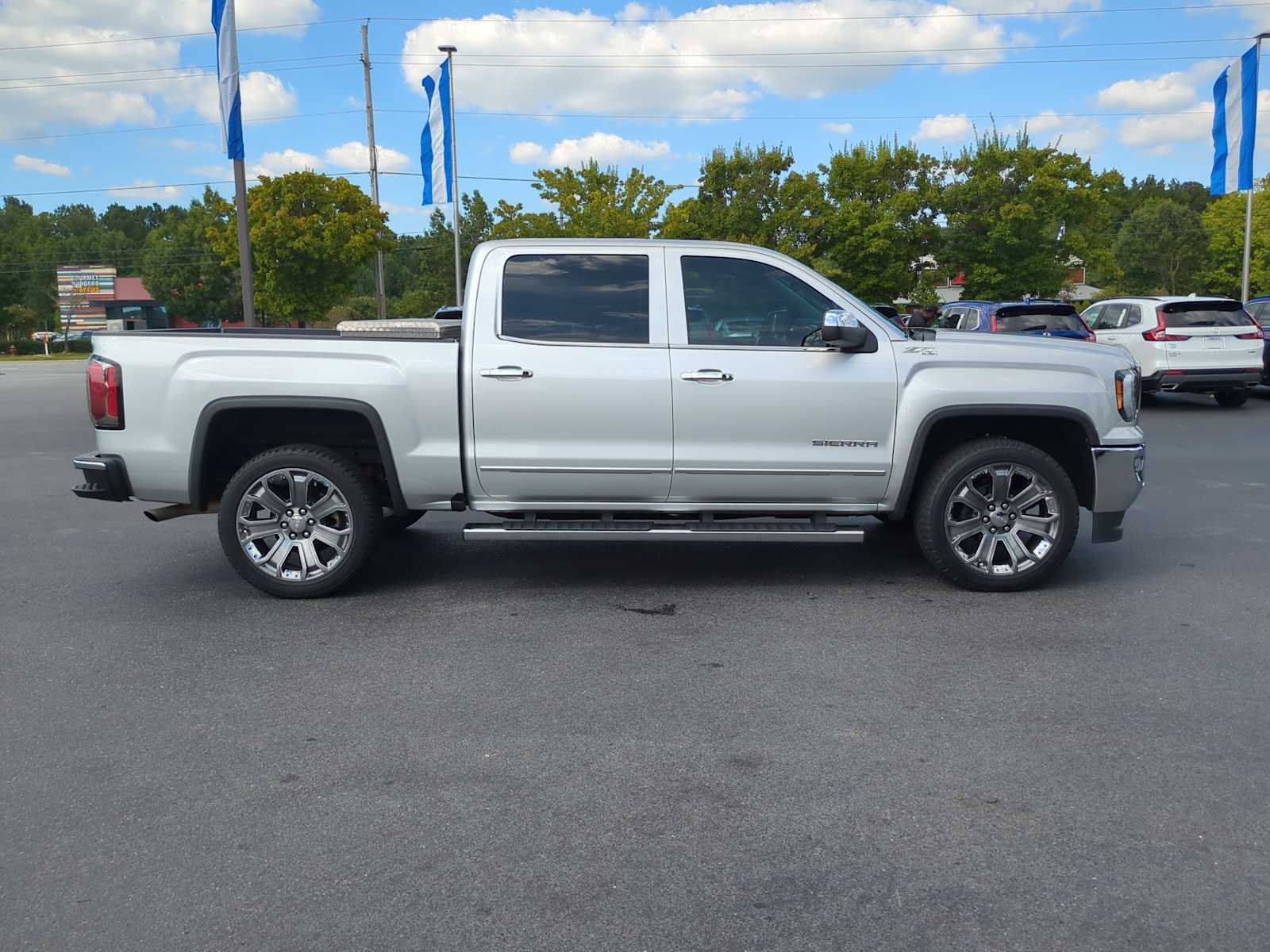 2018 GMC Sierra 1500 SLT 4WD Crew Cab 143.5 8