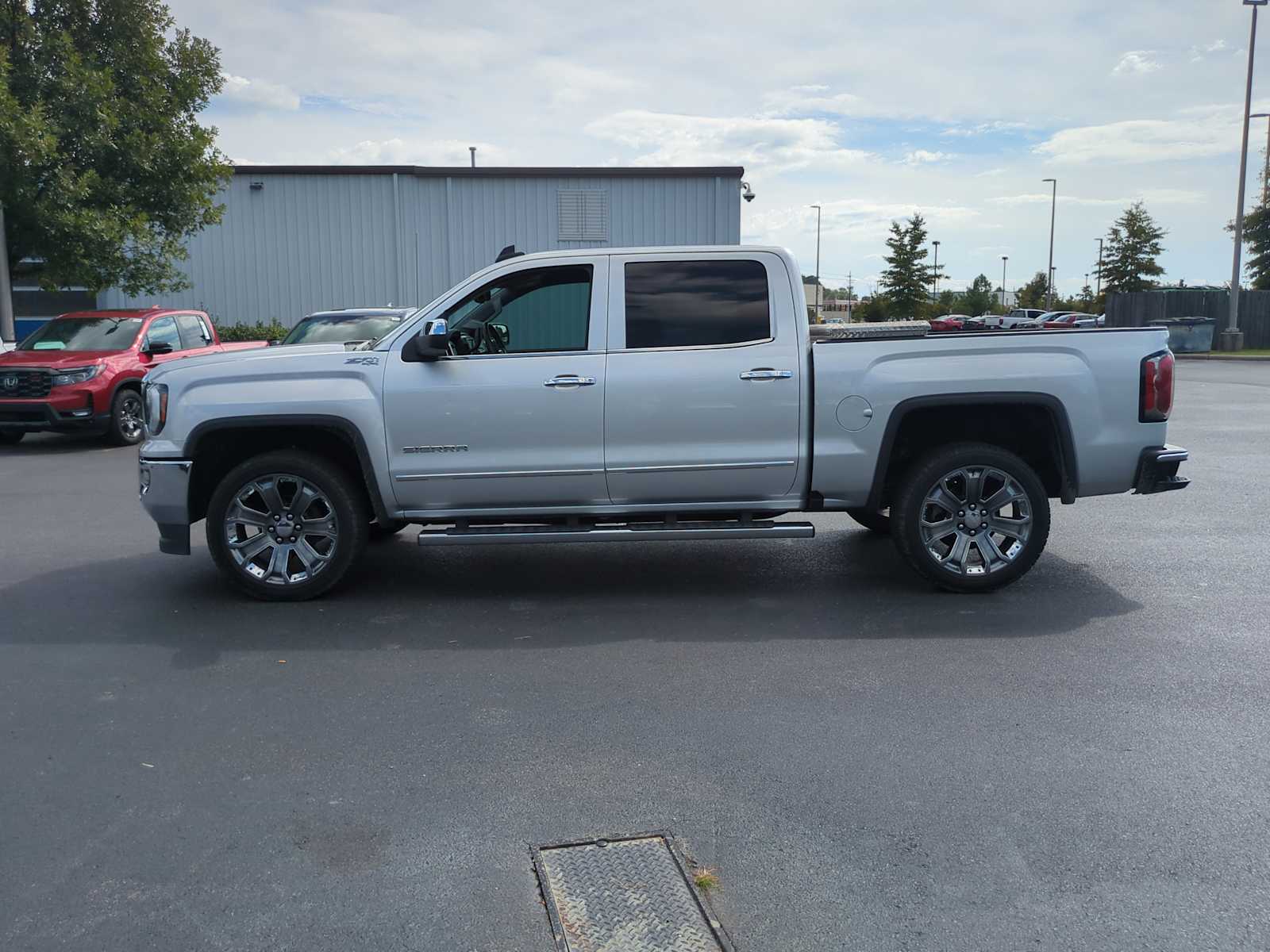 2018 GMC Sierra 1500 SLT 4WD Crew Cab 143.5 4