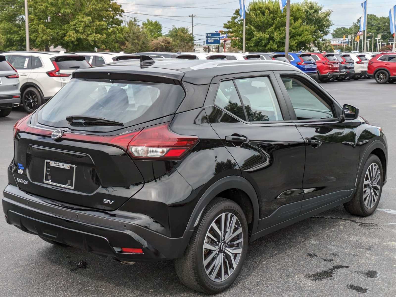 2023 Nissan Kicks SV 9