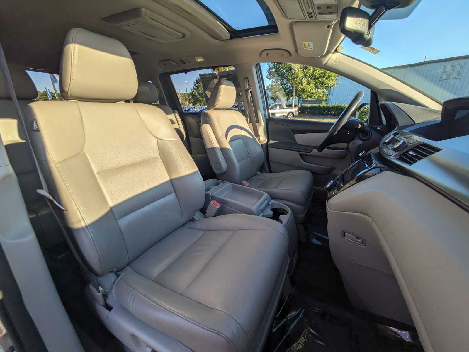 2017 Honda Odyssey EX-L 29