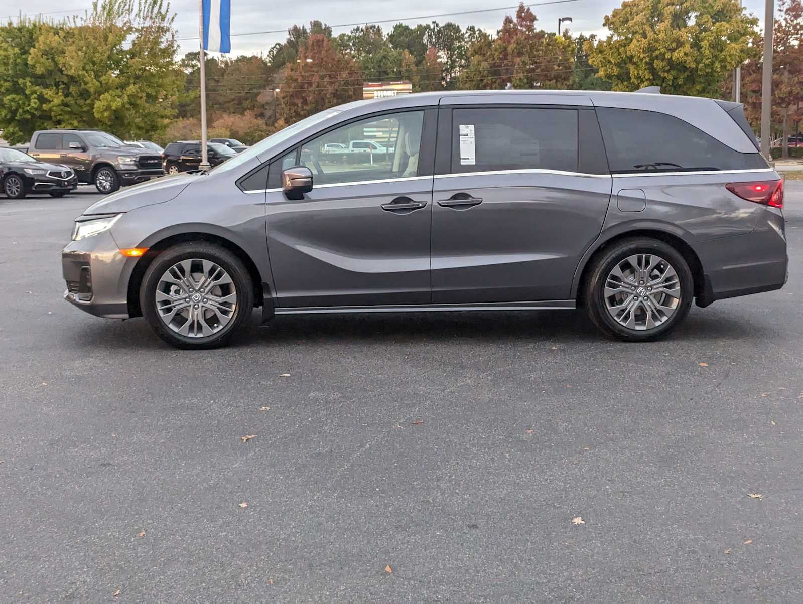 2025 Honda Odyssey Touring 5