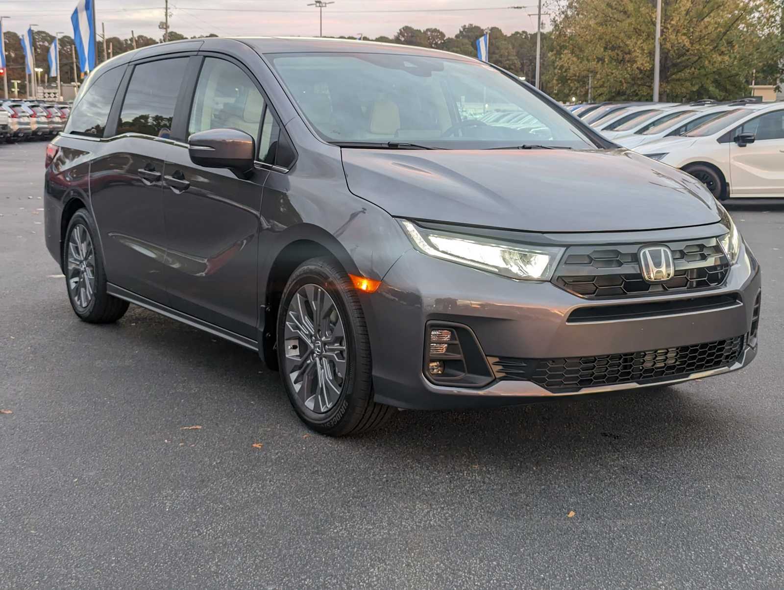 2025 Honda Odyssey Touring 2