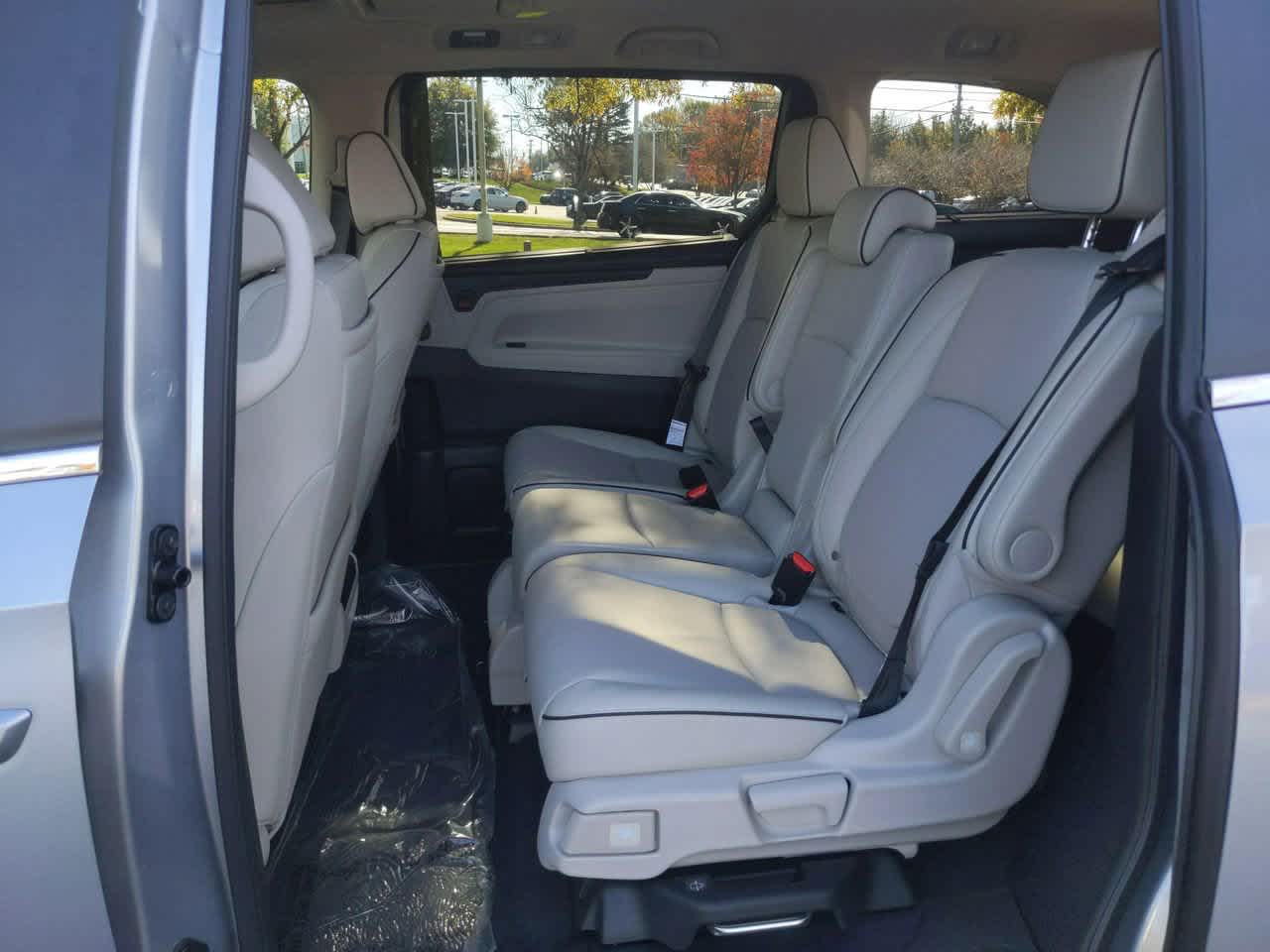 2025 Honda Odyssey Touring 34