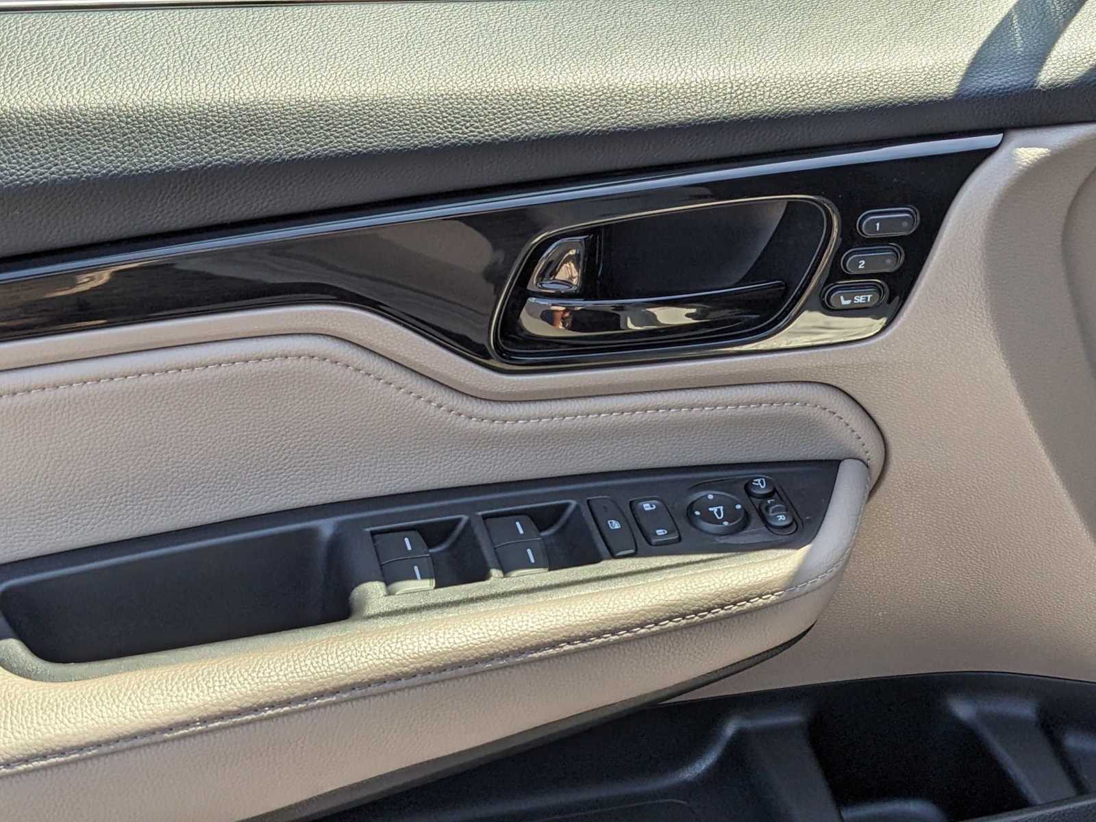 2019 Honda Odyssey Elite 14