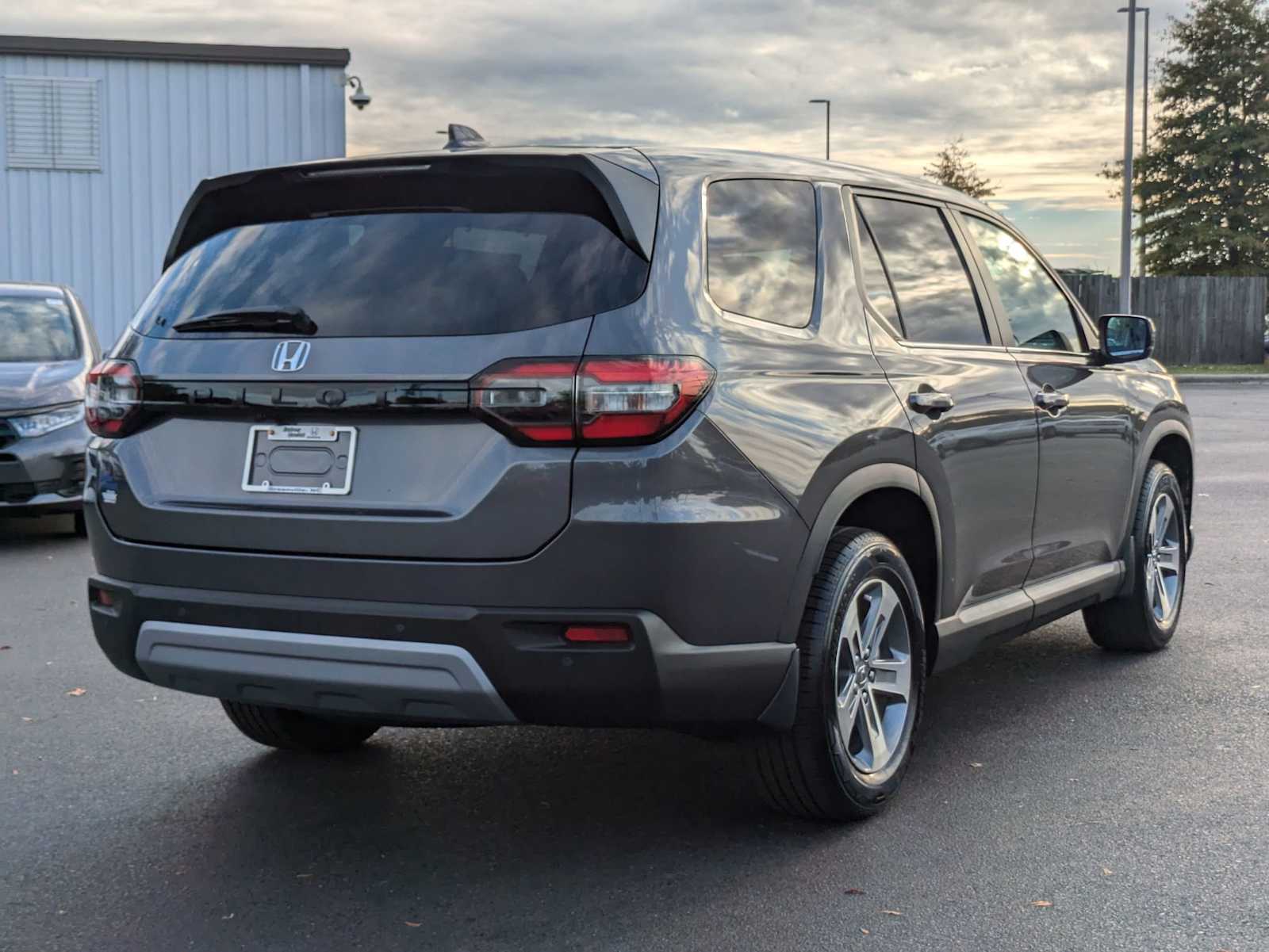 2025 Honda Pilot EX-L 8