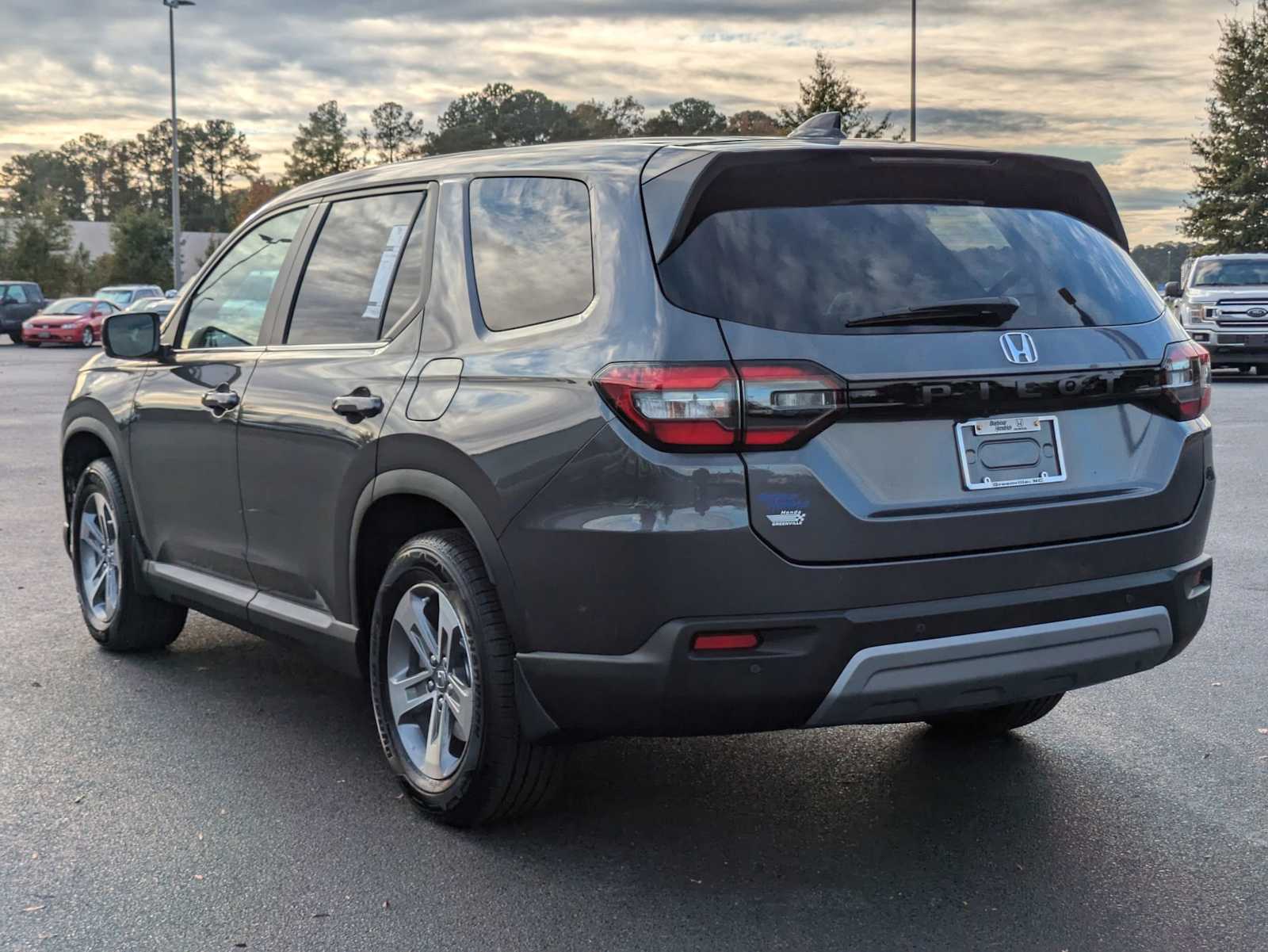 2025 Honda Pilot EX-L 6