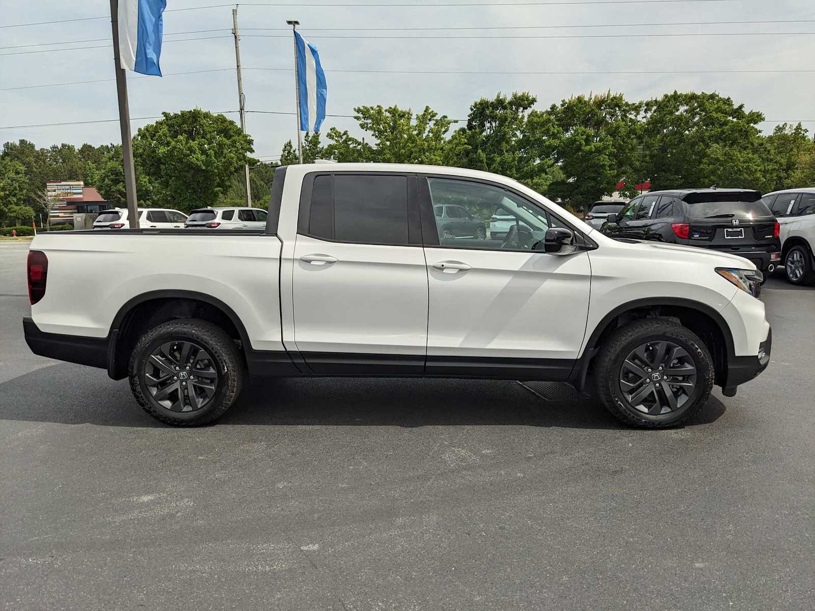 2024 Honda Ridgeline Sport AWD 10