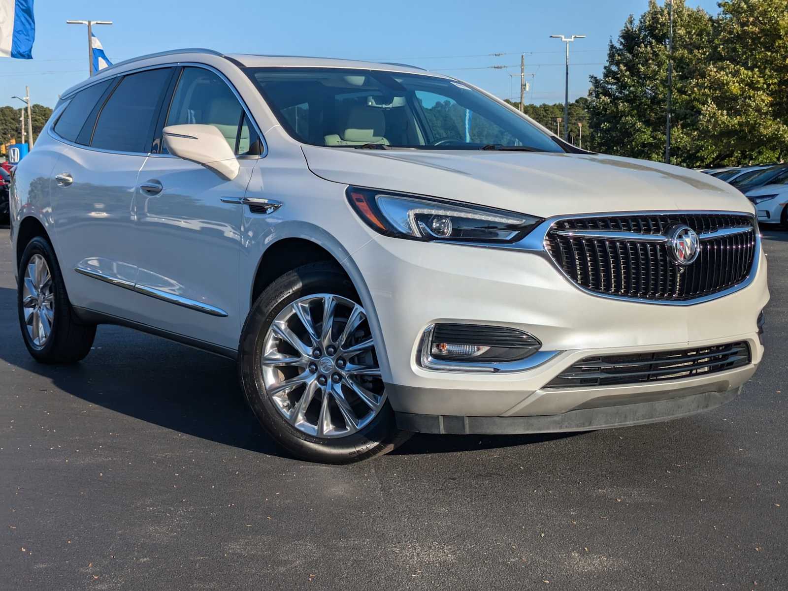 2020 Buick Enclave Essence 2