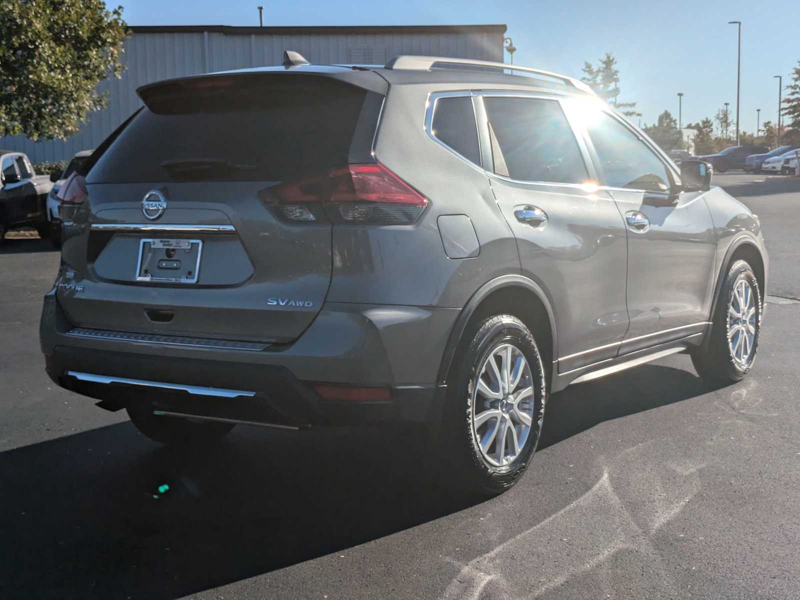 2018 Nissan Rogue SV 9