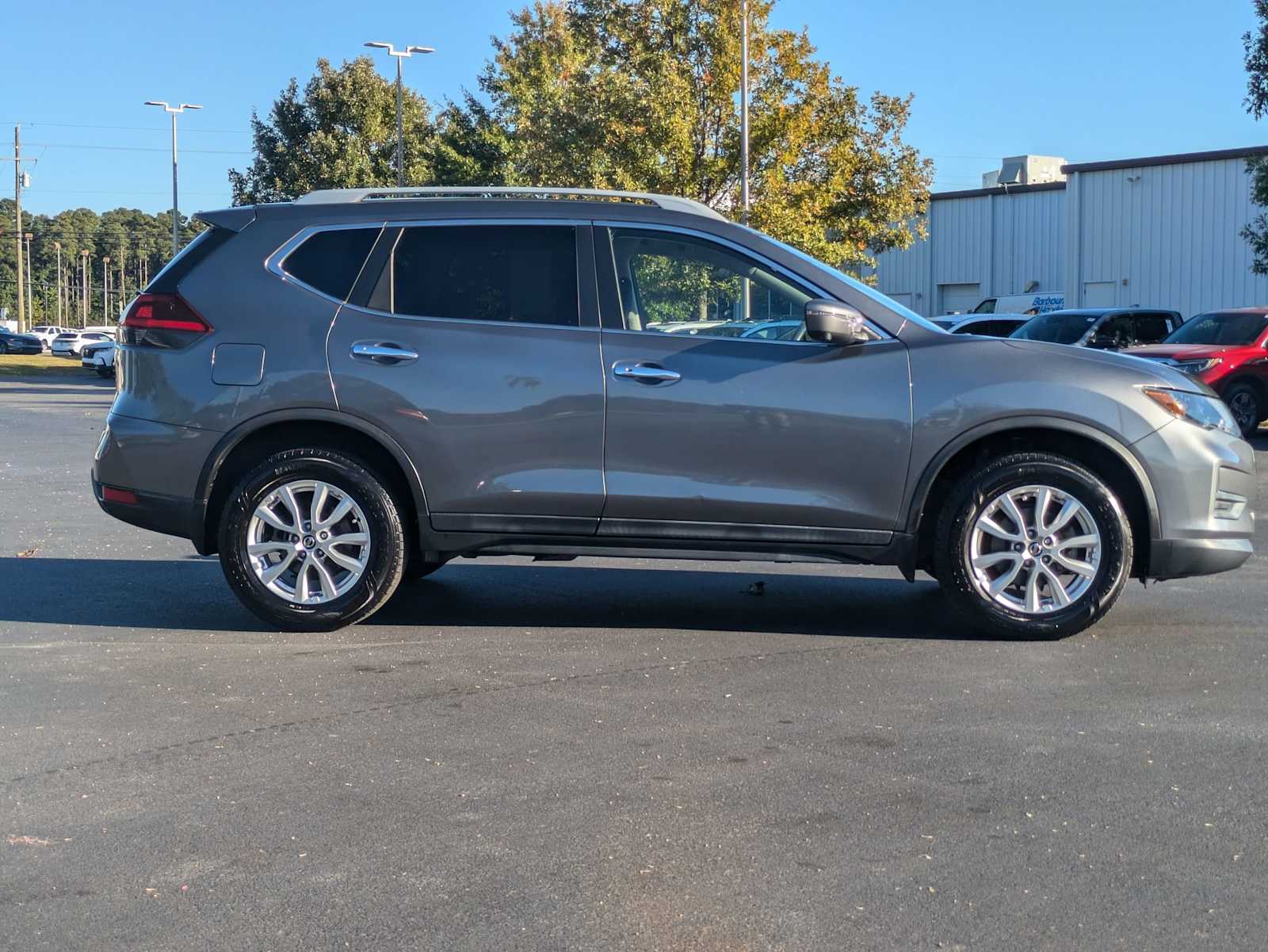 2018 Nissan Rogue SV 10