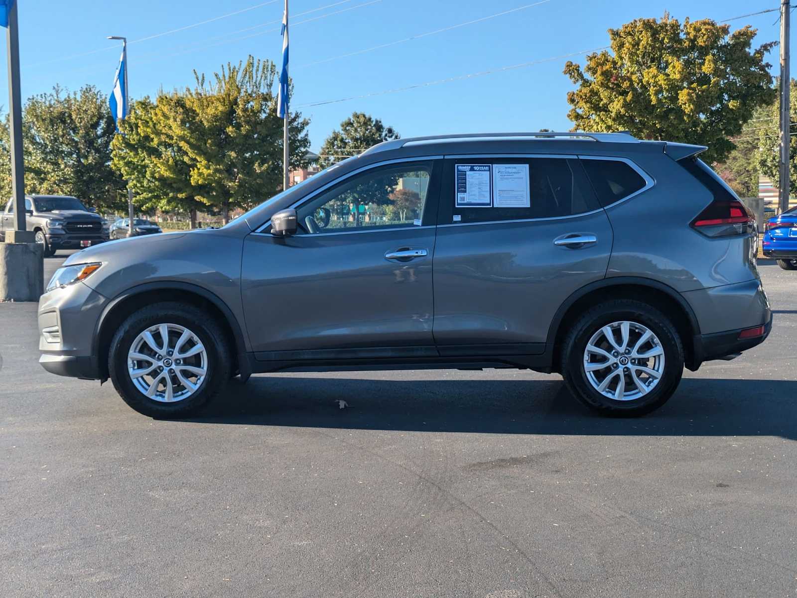 2018 Nissan Rogue SV 6