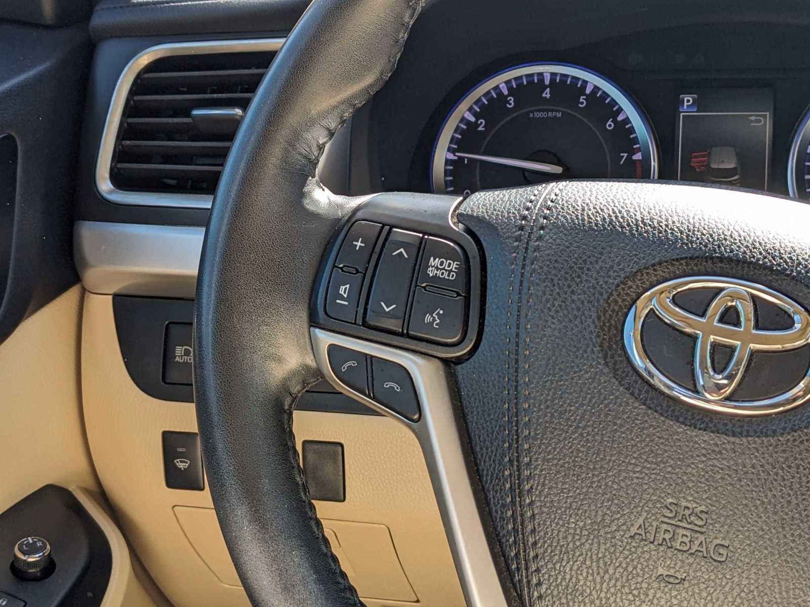 2019 Toyota Highlander XLE 18