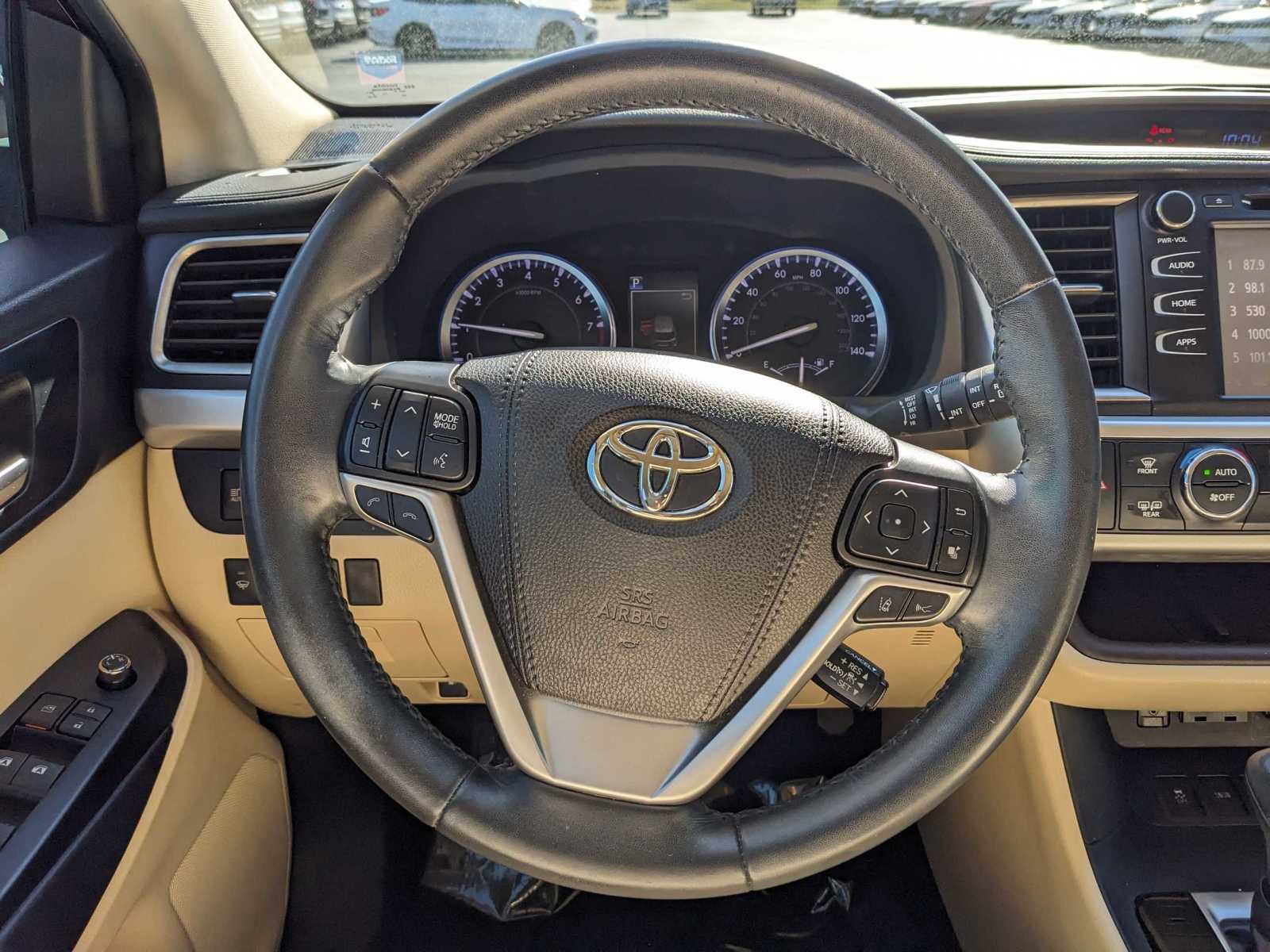 2019 Toyota Highlander XLE 17
