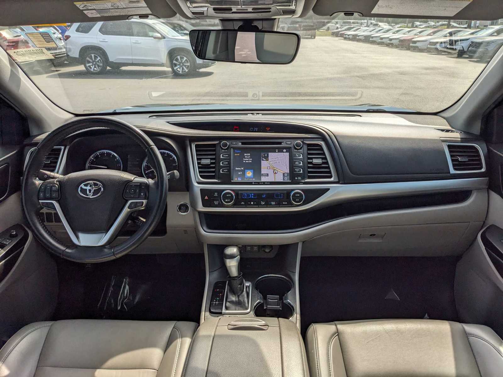 2019 Toyota Highlander XLE 29