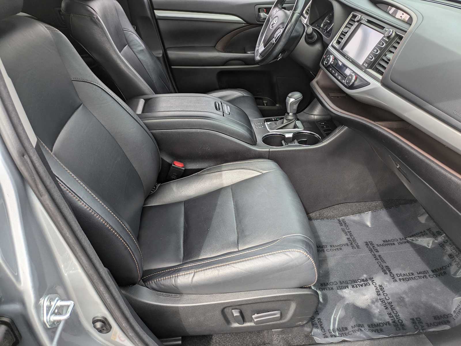 2017 Toyota Highlander XLE 33