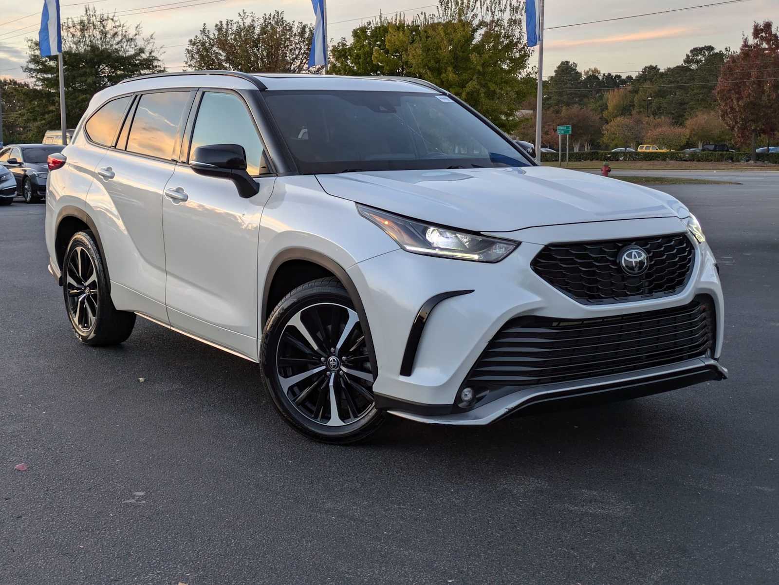 2021 Toyota Highlander XSE 2